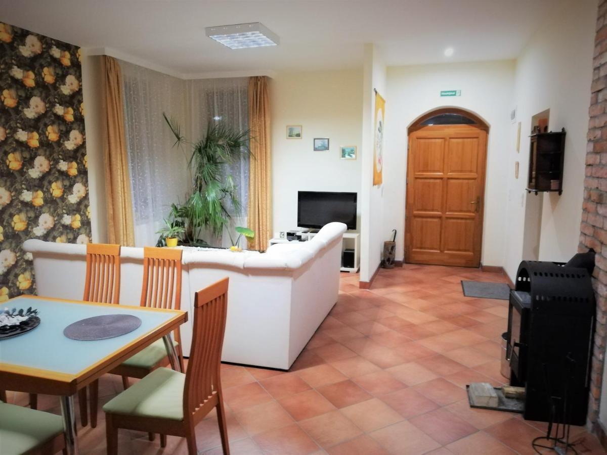Parva Foresta Apartment Мисколк Екстериор снимка