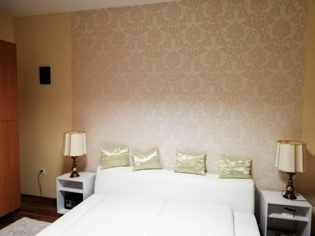 Parva Foresta Apartment Мисколк Екстериор снимка